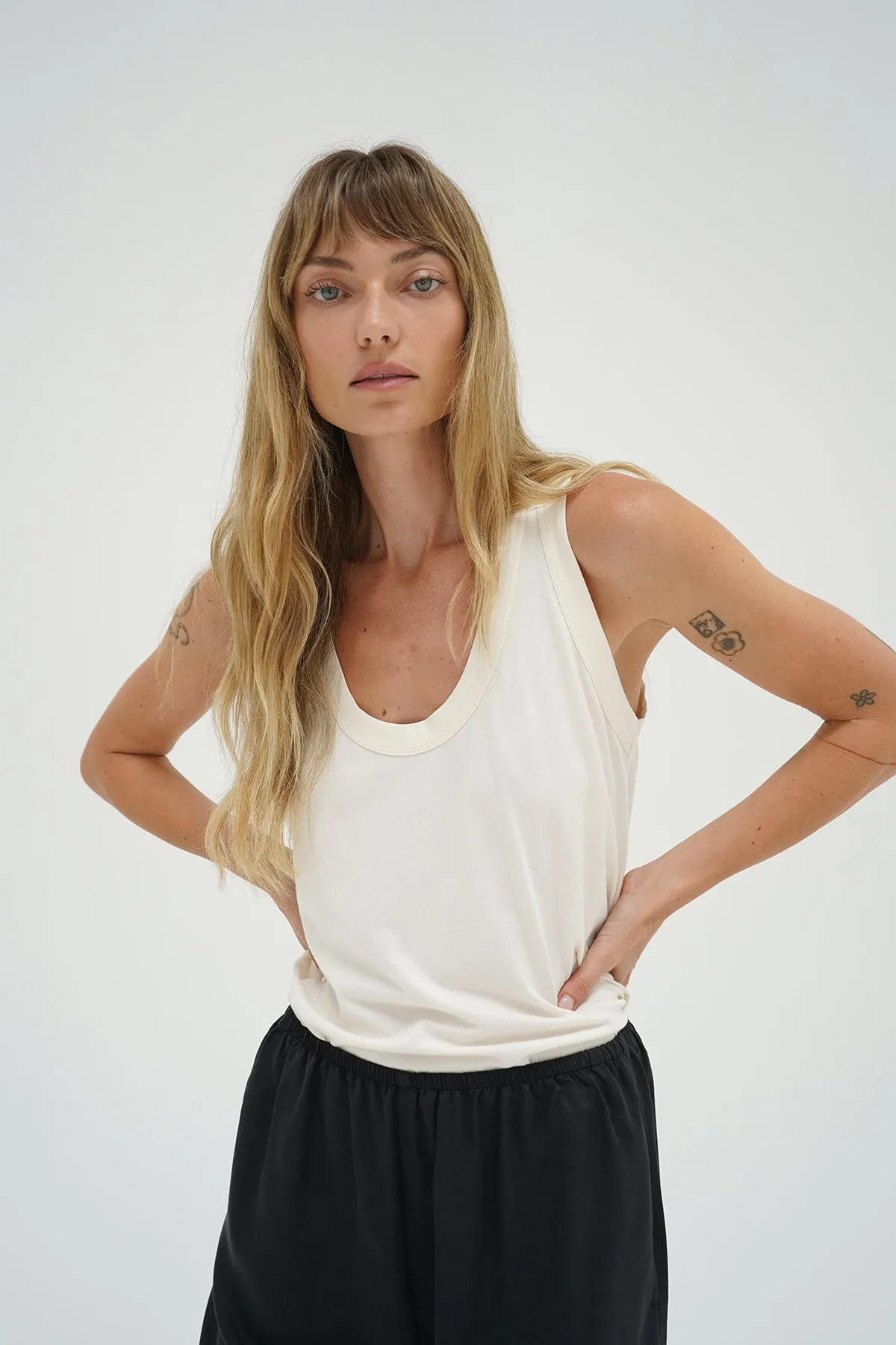 Everyday Fashion World Tone Relaxed U Tank - Jet Stream