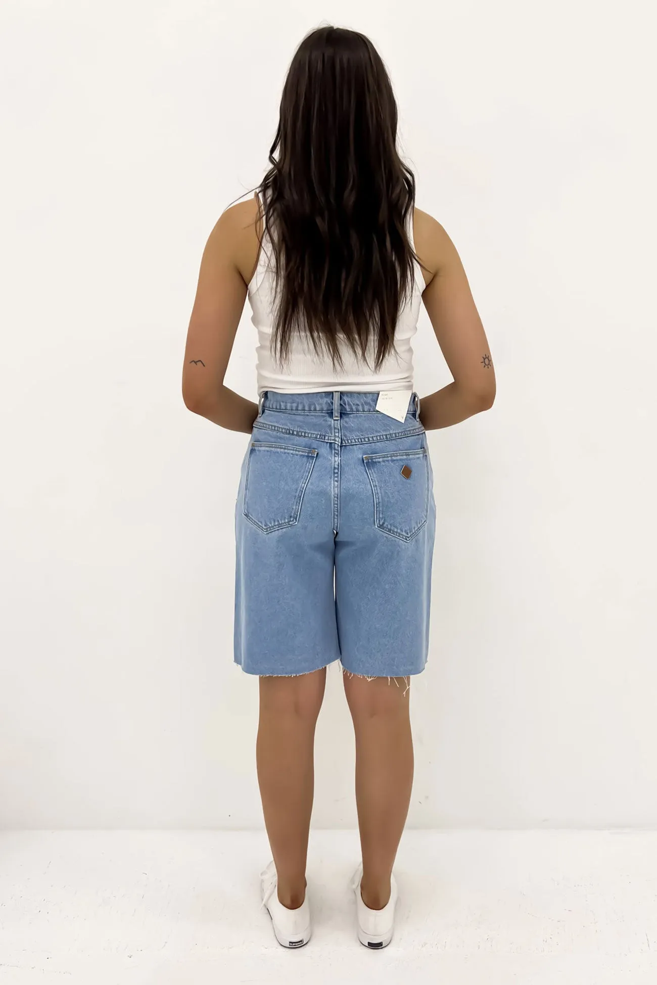 Anti Static Technology Sleek Look A 95 Jort Gigi