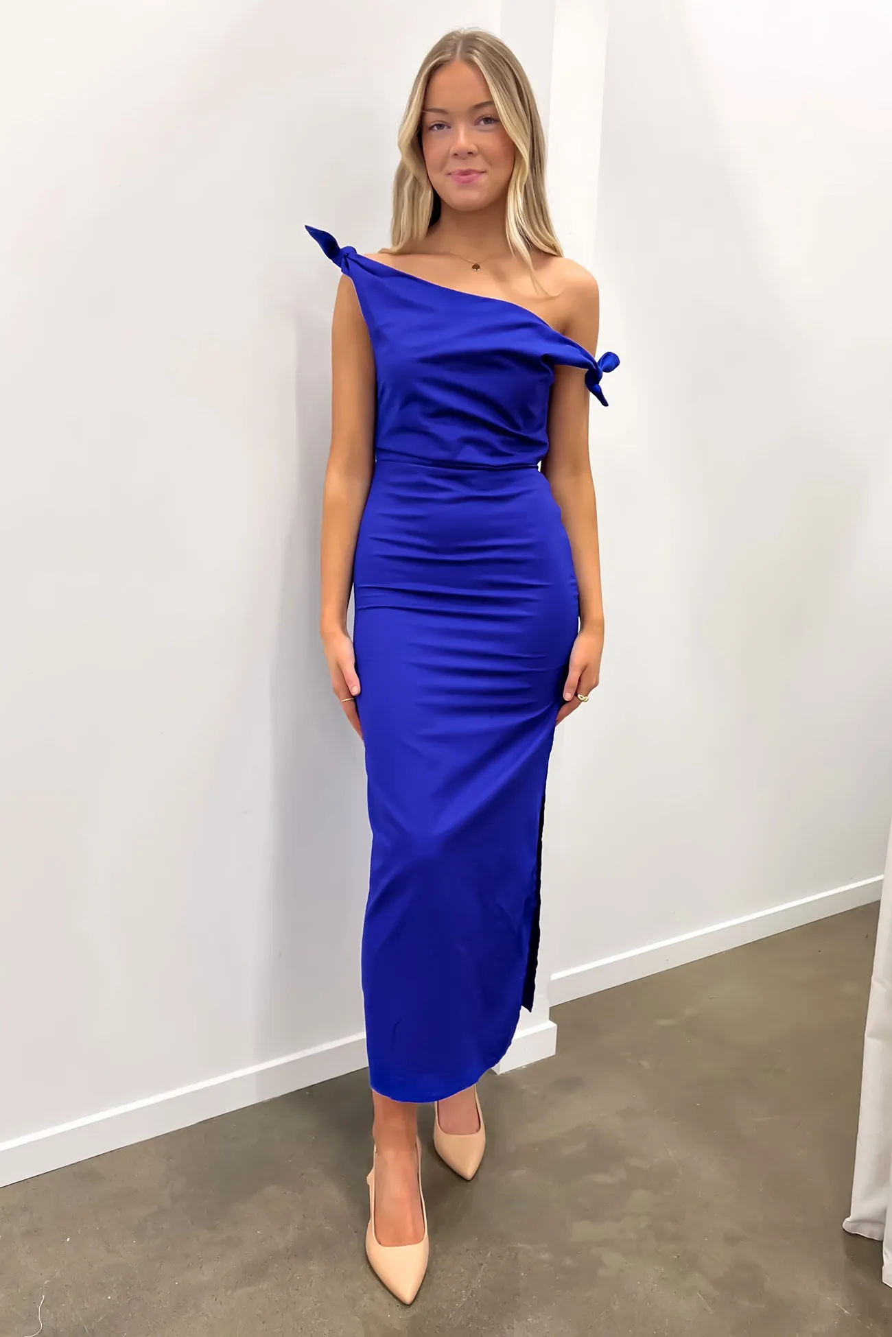 Neela Maxi Dress Blue Smooth Vibes Chic and Elegant