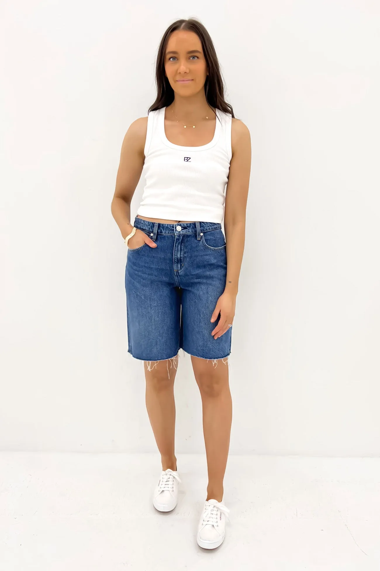 Mid Farrah Short Camden Fade Soft touch finish