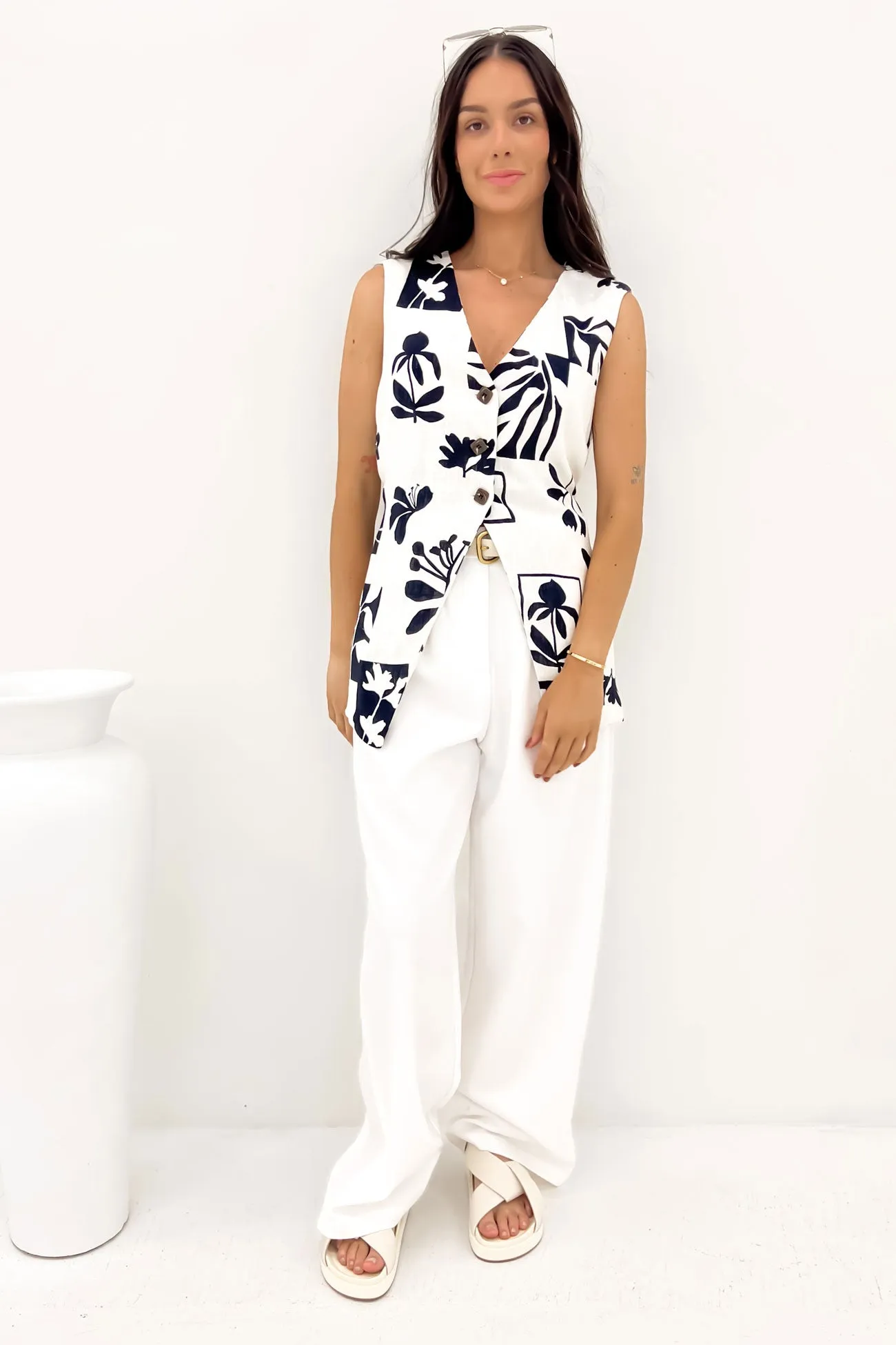 AdaptiveFit Dory Vest Silhouette