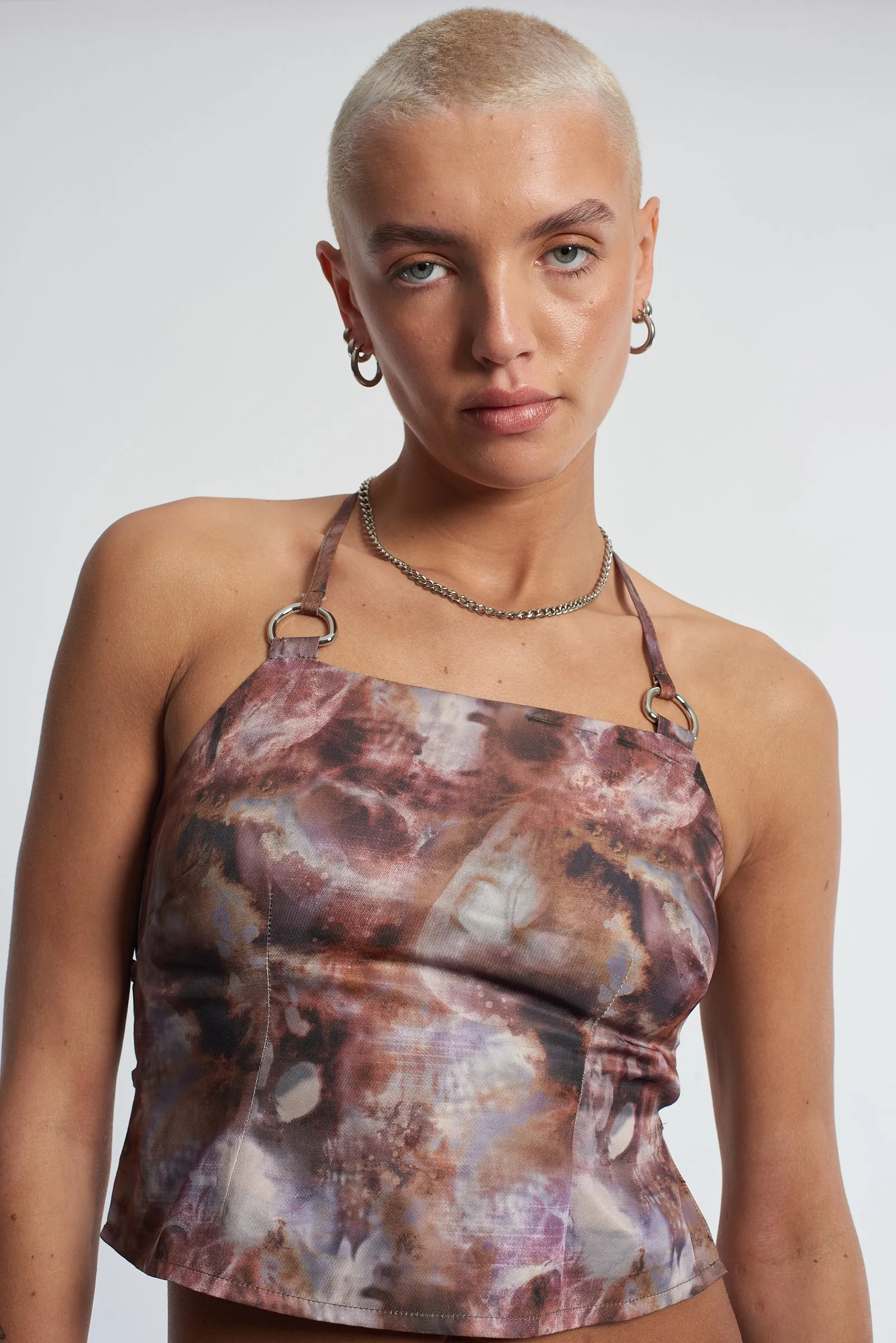 Heroine Glow Classic Jeans Nova Backless Top