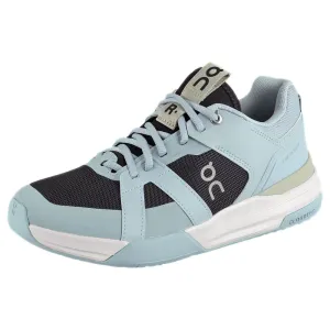 On Women's THE ROGER Clubhouse Pro - Chambray/Midnight Volumetric Tongue Design Flex Fit