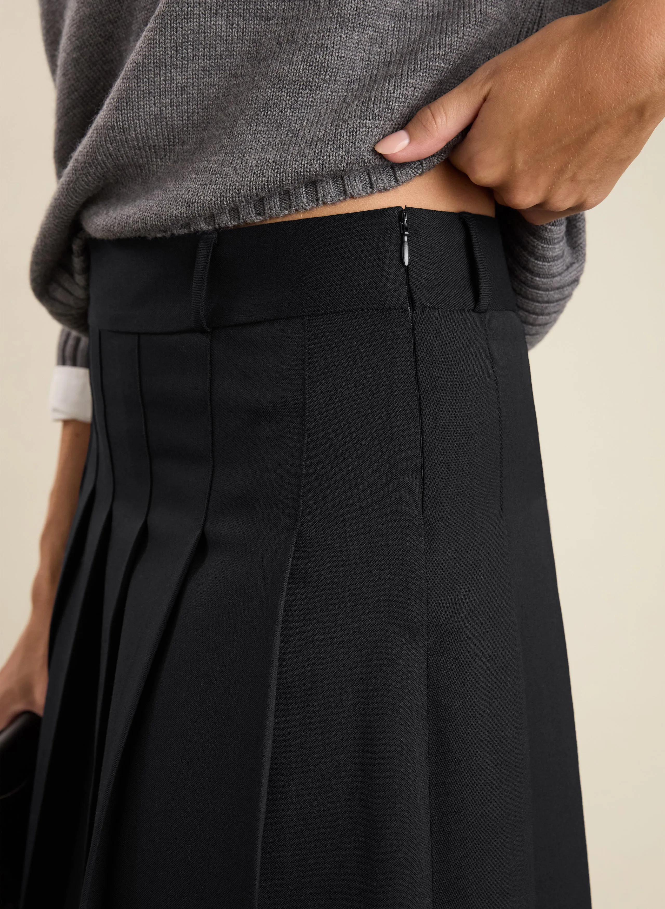 Key Feature Pam?Wool Blend Pleated Midi Skirt
