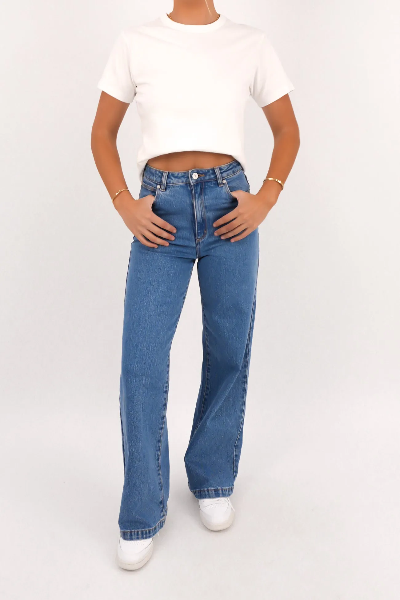 Casual Comfort Look Non Irritating Collar Regular Tee White