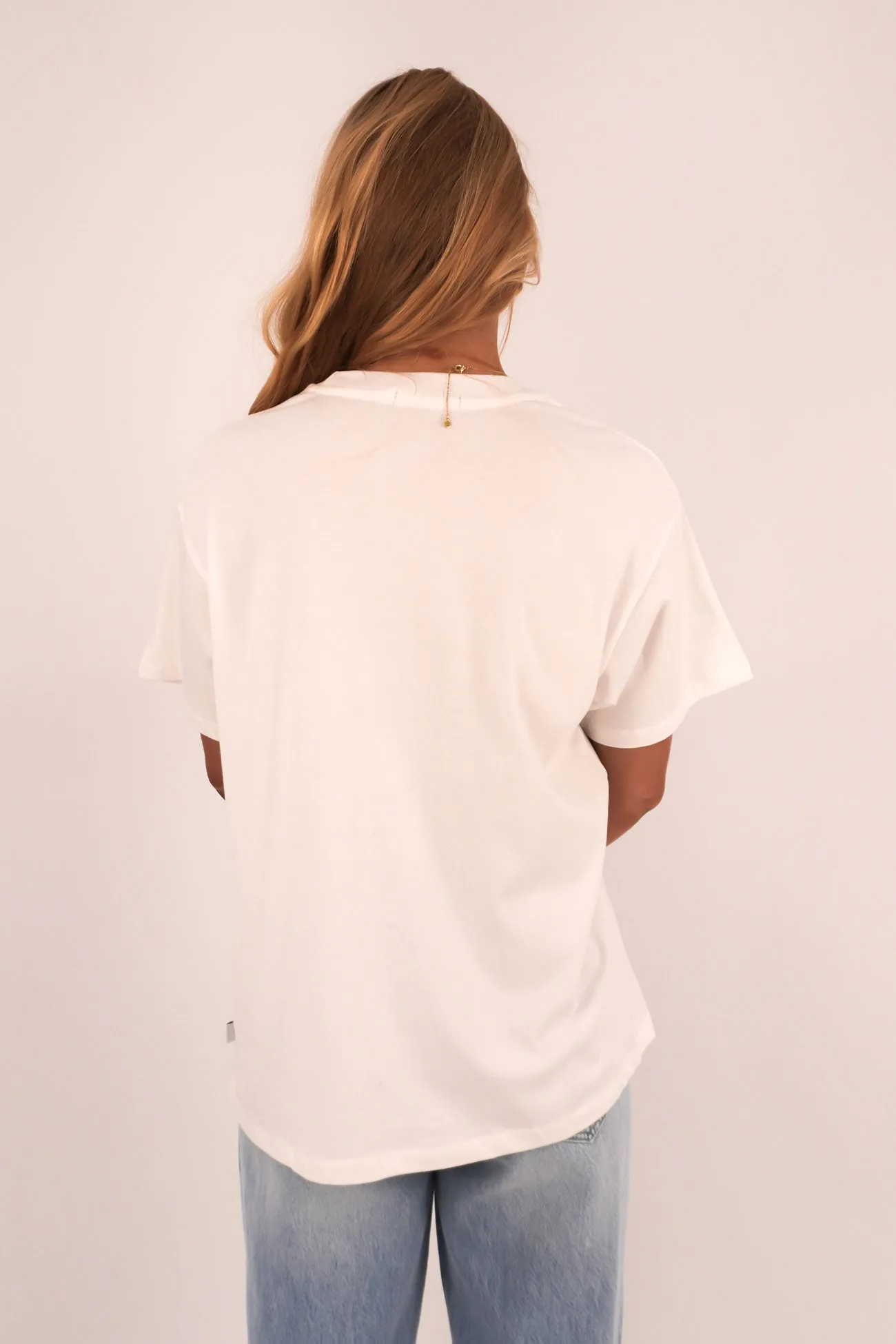 Modern Twist Light and Cozy Rocky Mountains Relaxed Tee Vintage White