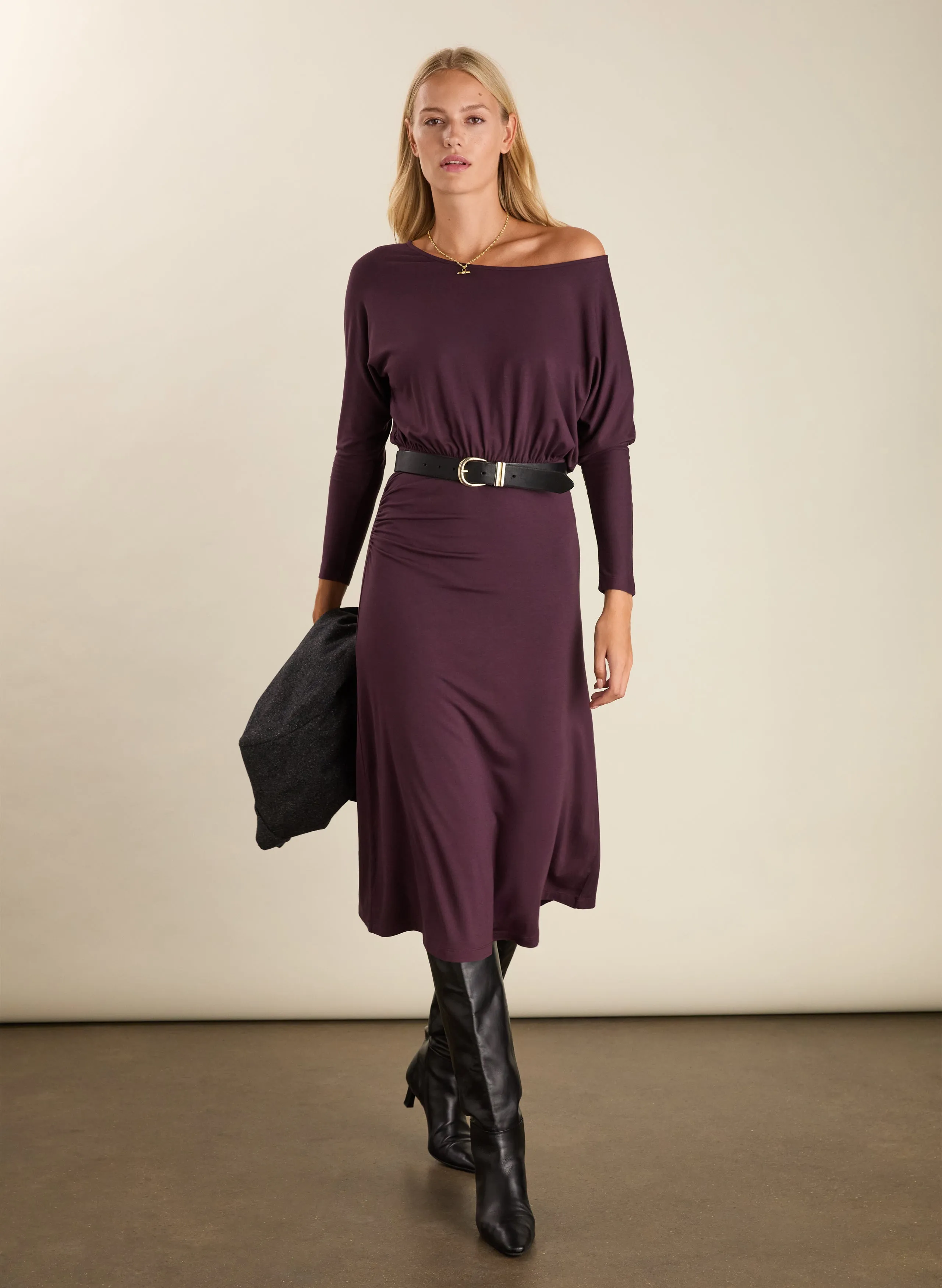 Sarah Jersey?Midi Dress Gift-Worthy Shade Glow