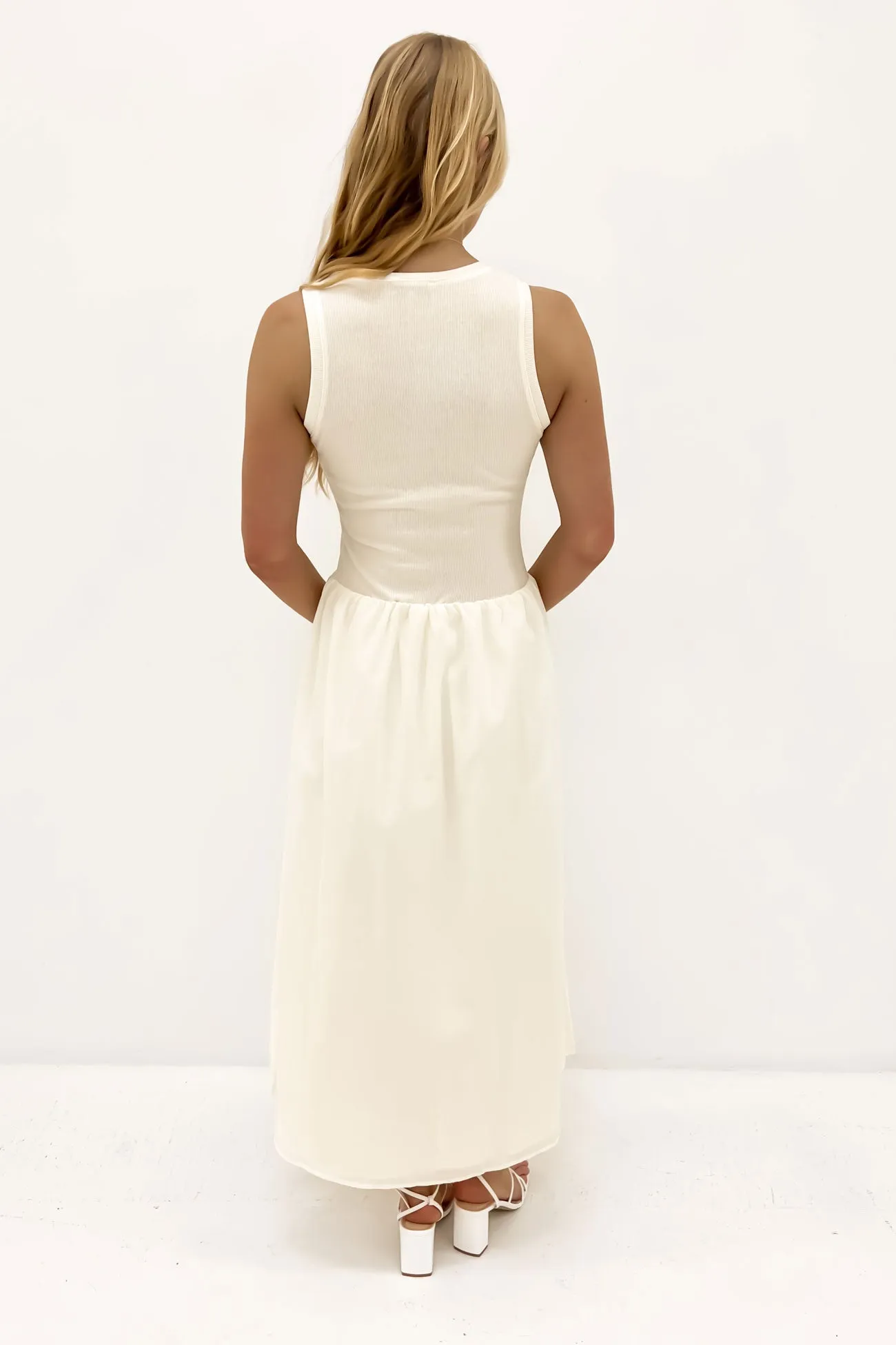 Kiho Maxi Dress Cream Rooftop-Event Flowy summer gown