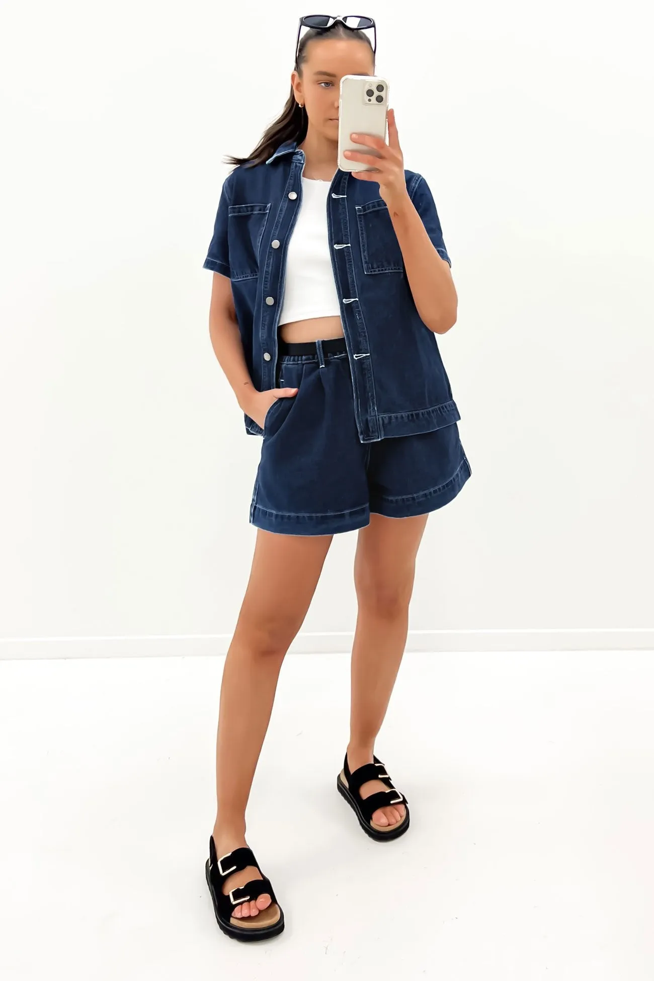 Easy Match Fit Design Serina Denim Short Dark Blue