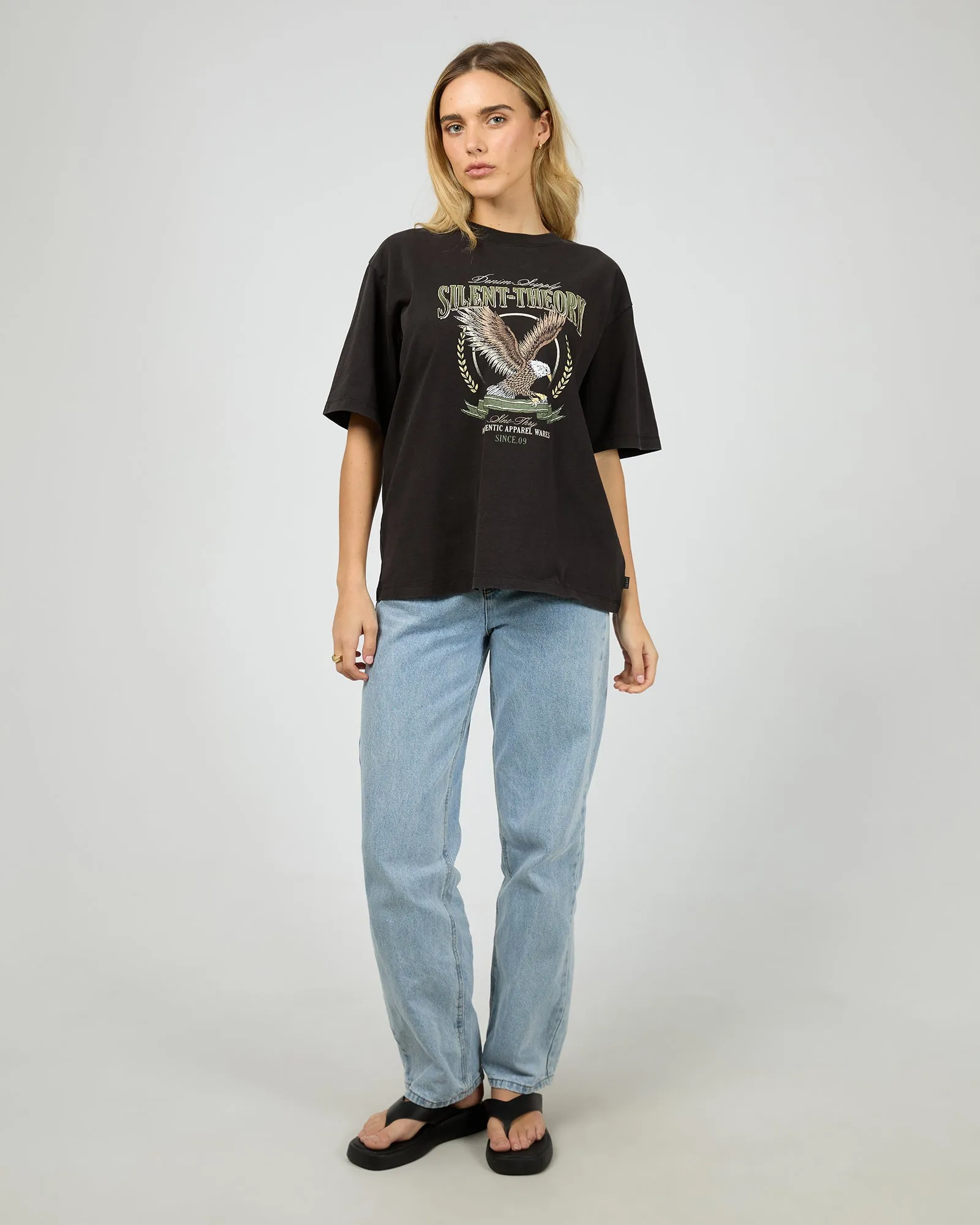 Smart Fit hiking clothes Silent Theory Airborne Tee Washed Black