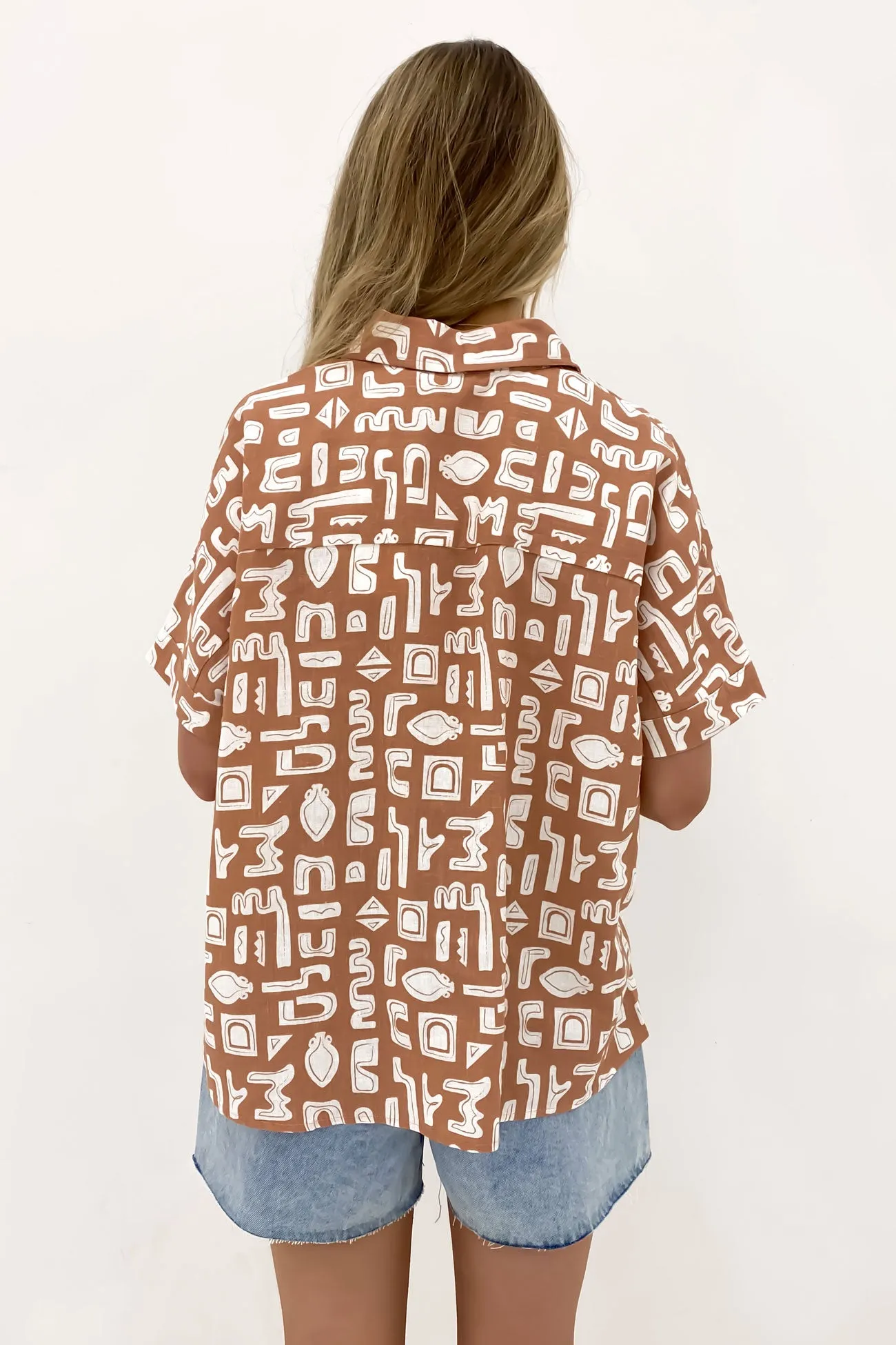 Smooth Flatlock Stitching Etched Geo Shirt Print