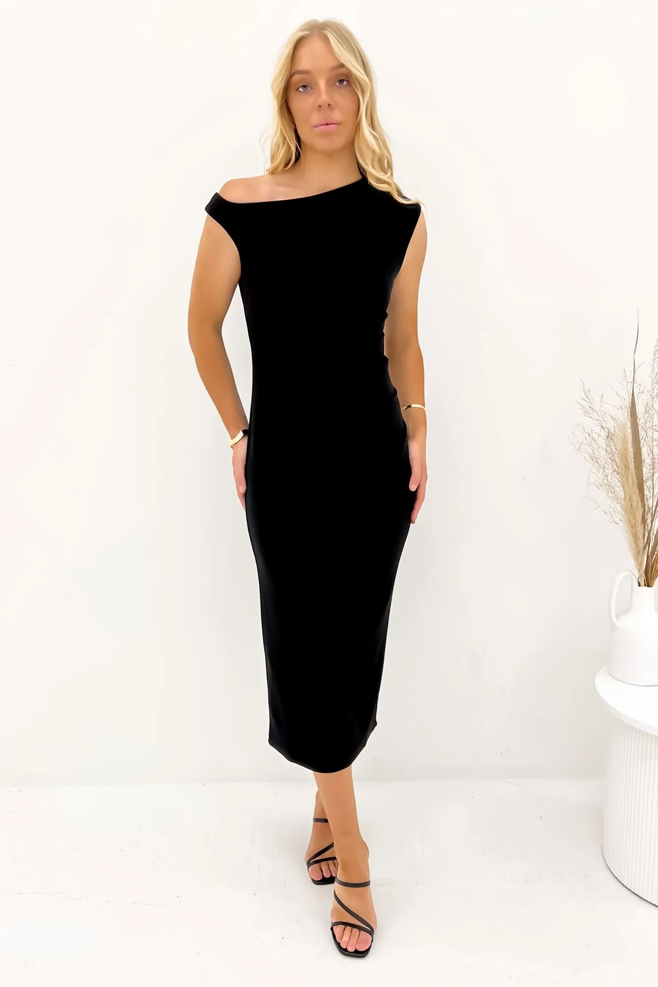 Weekend Fresh Sylvie Midi Dress Black