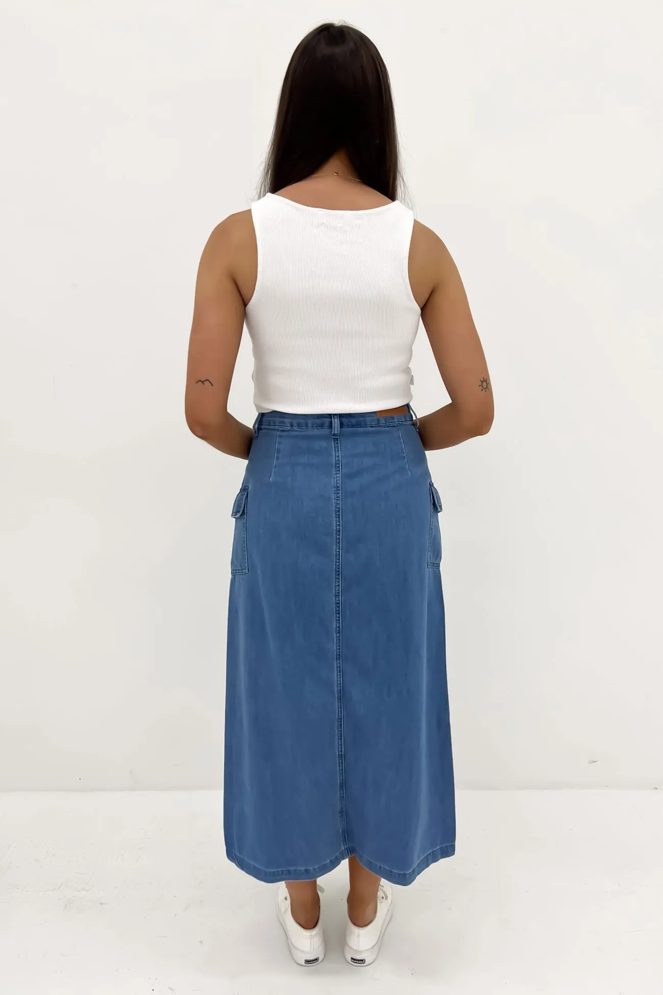 Thermoregulating Fabric Travel Friendly Loren Cargo Midi Skirt Mid Blue