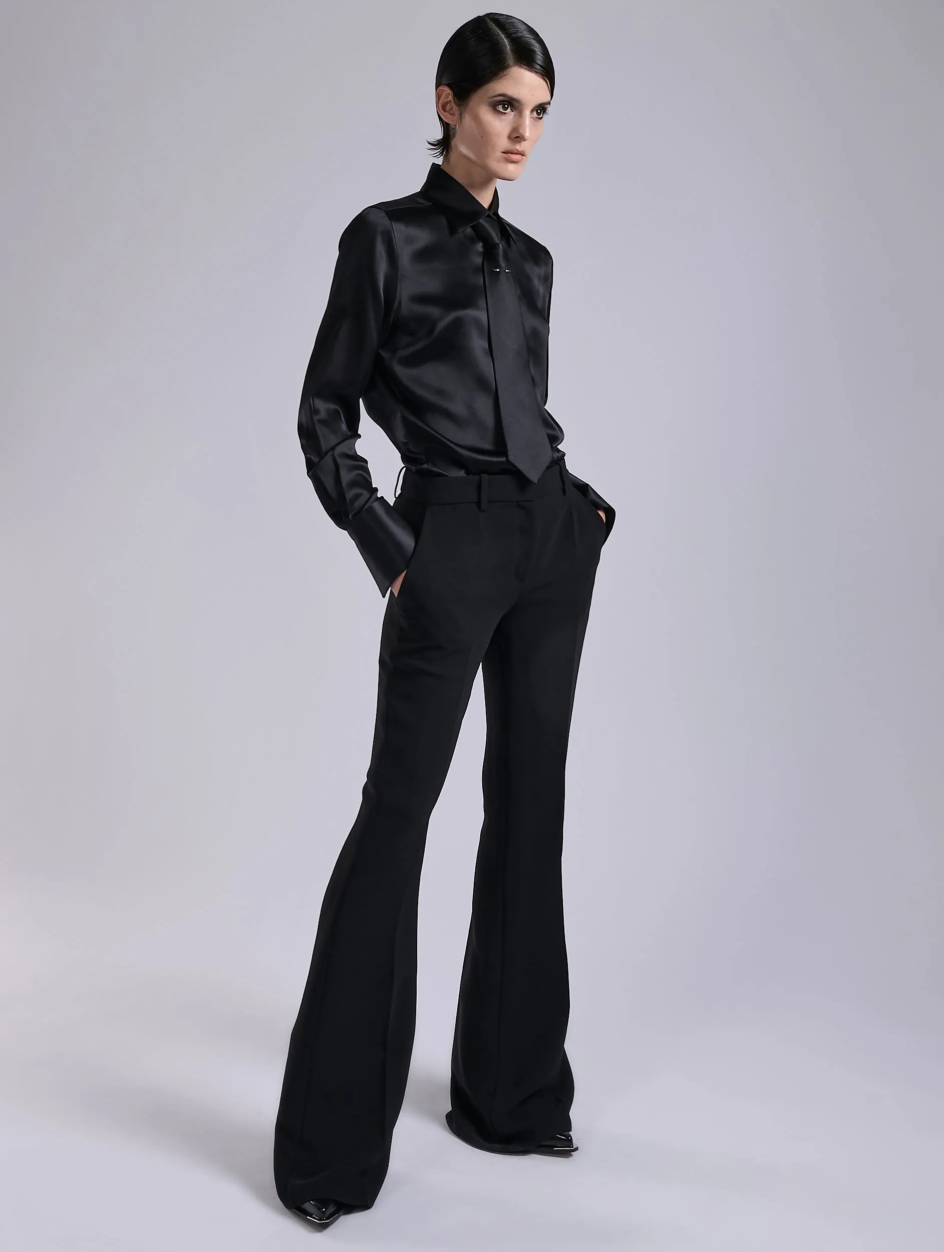 Quick Slip Fit Comfort Black silk satin lavalli??re shirt