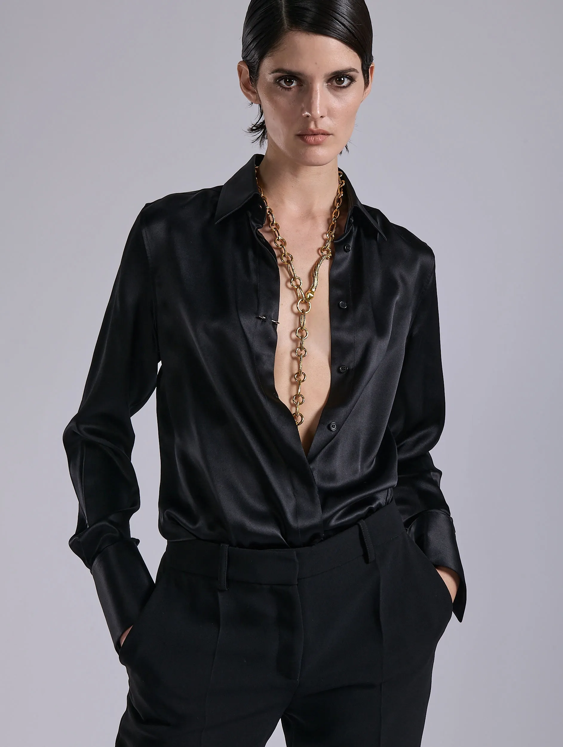 EnhancedDurabilityFinish Chill Comfort Wear Black silk satin lavalli??re shirt