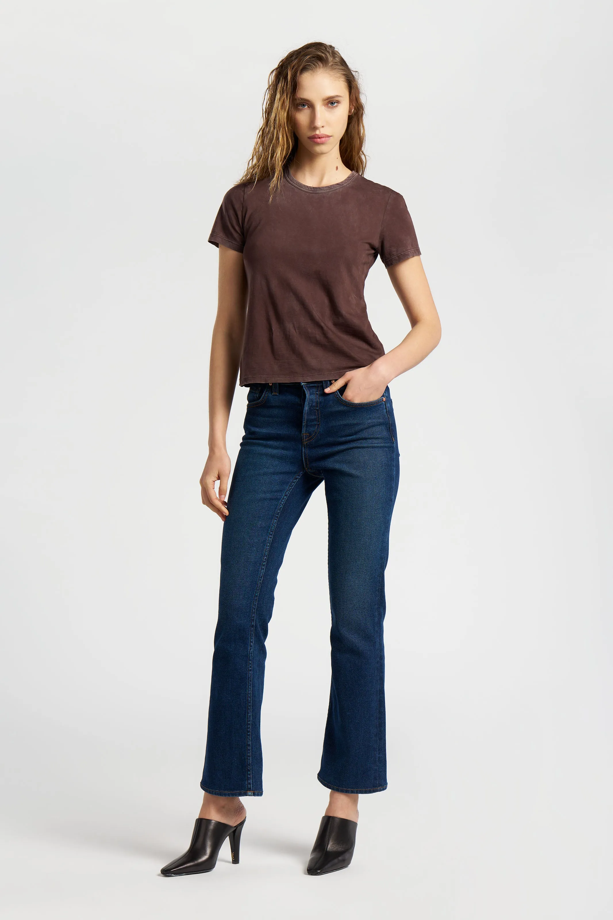 Standard Tee Urban Style Breathable and Comfortable