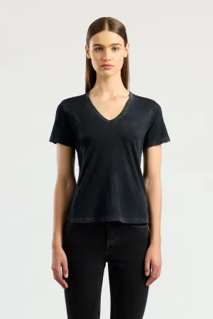 TaglessCollar Chic Standard V-Neck Tee