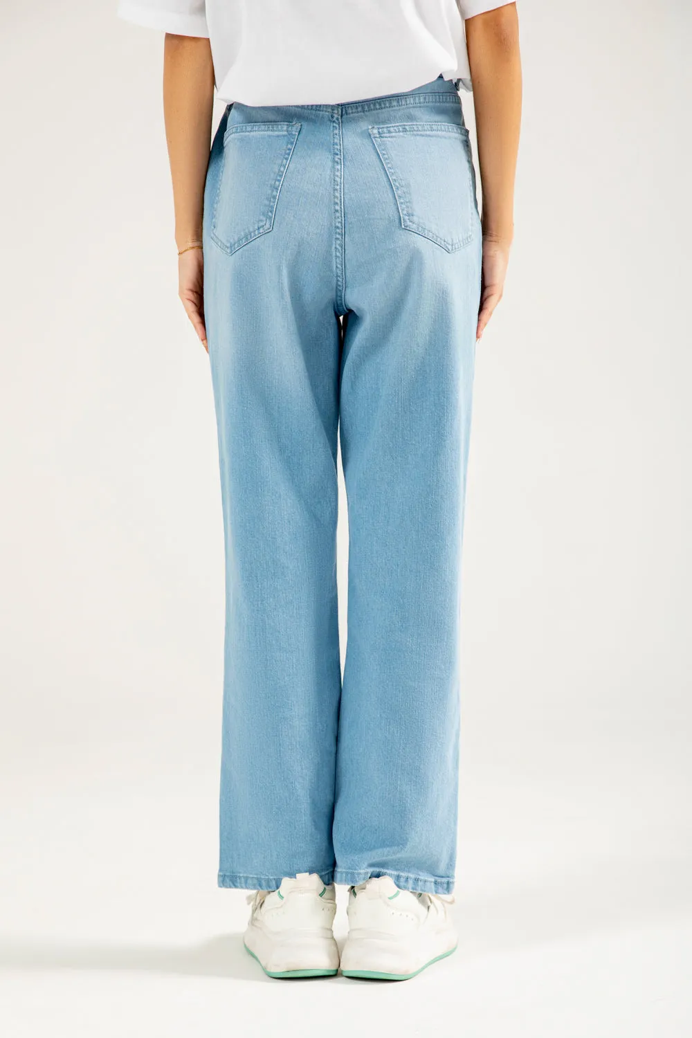 STRAIGHT FIT DENIM Hidden Zip Pockets