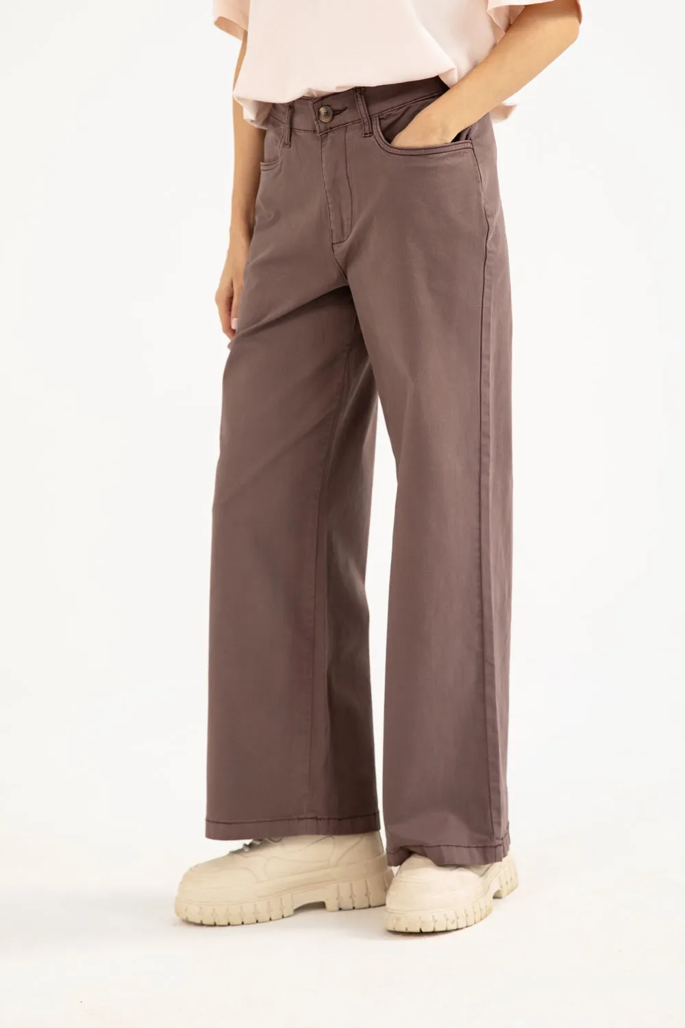 STRAIGHT FIT PANT Minimal Design