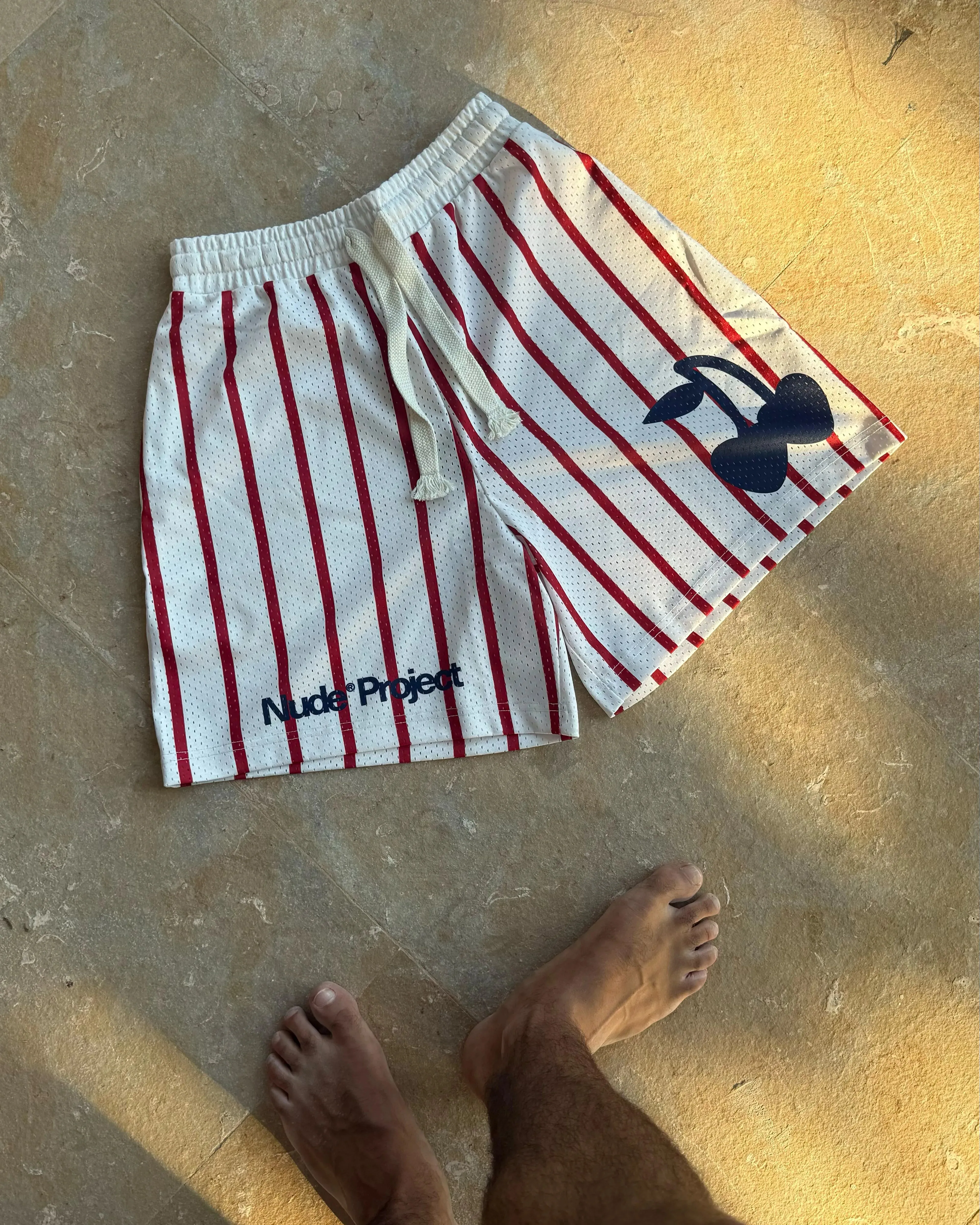 Snug Waist Stripes Mesh Short