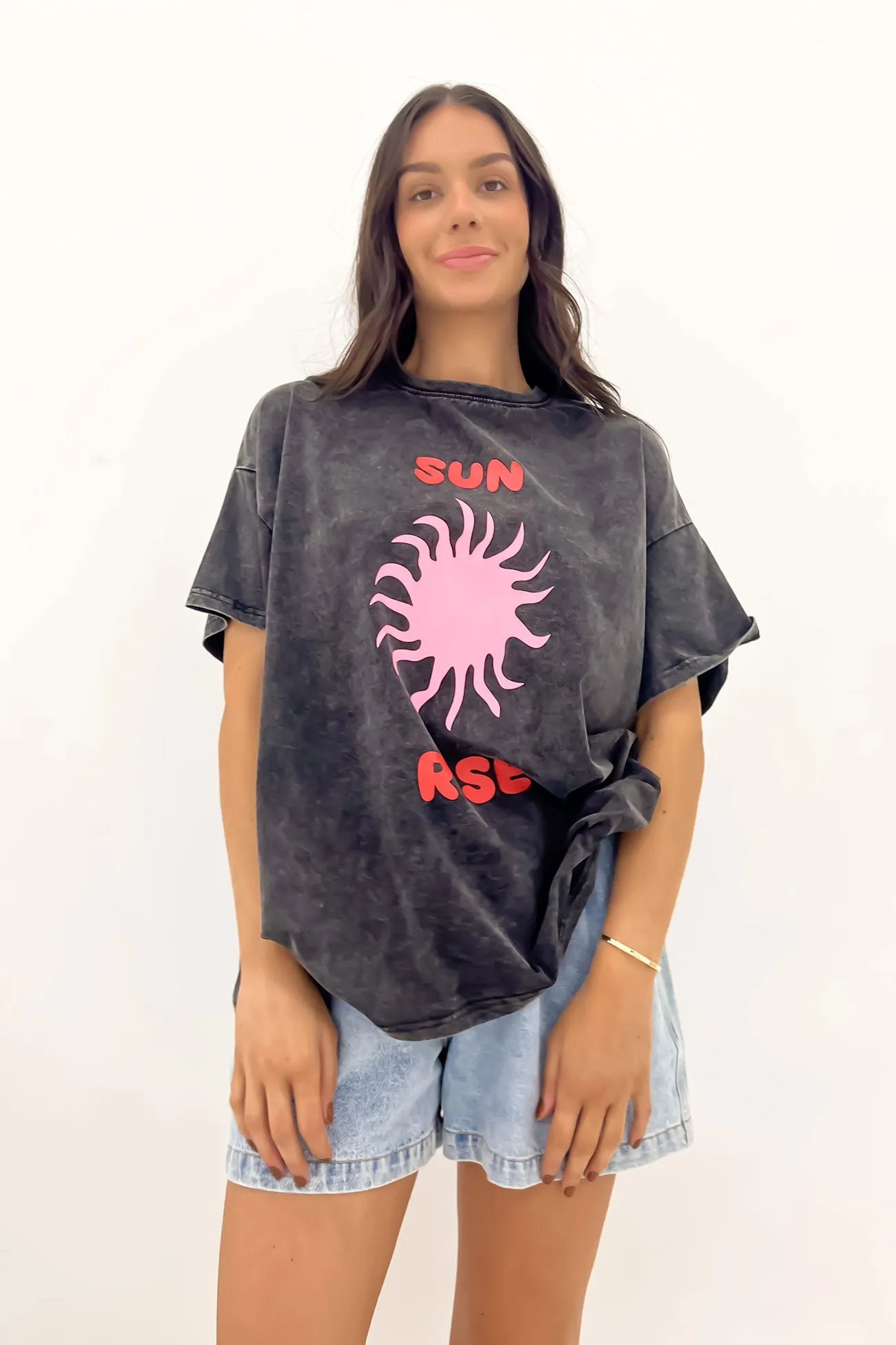 Sun Rise Tee Black Acid Wash tall size