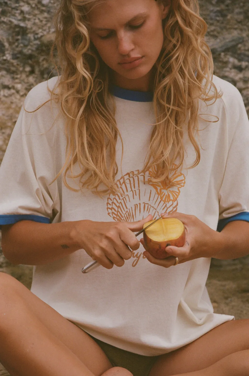Comfy Look Wear Sunrise Seashell Ringer Tee