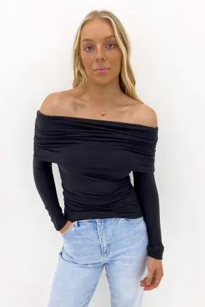 Ashleigh Top Black Laid-Back Outfit Camera Glow