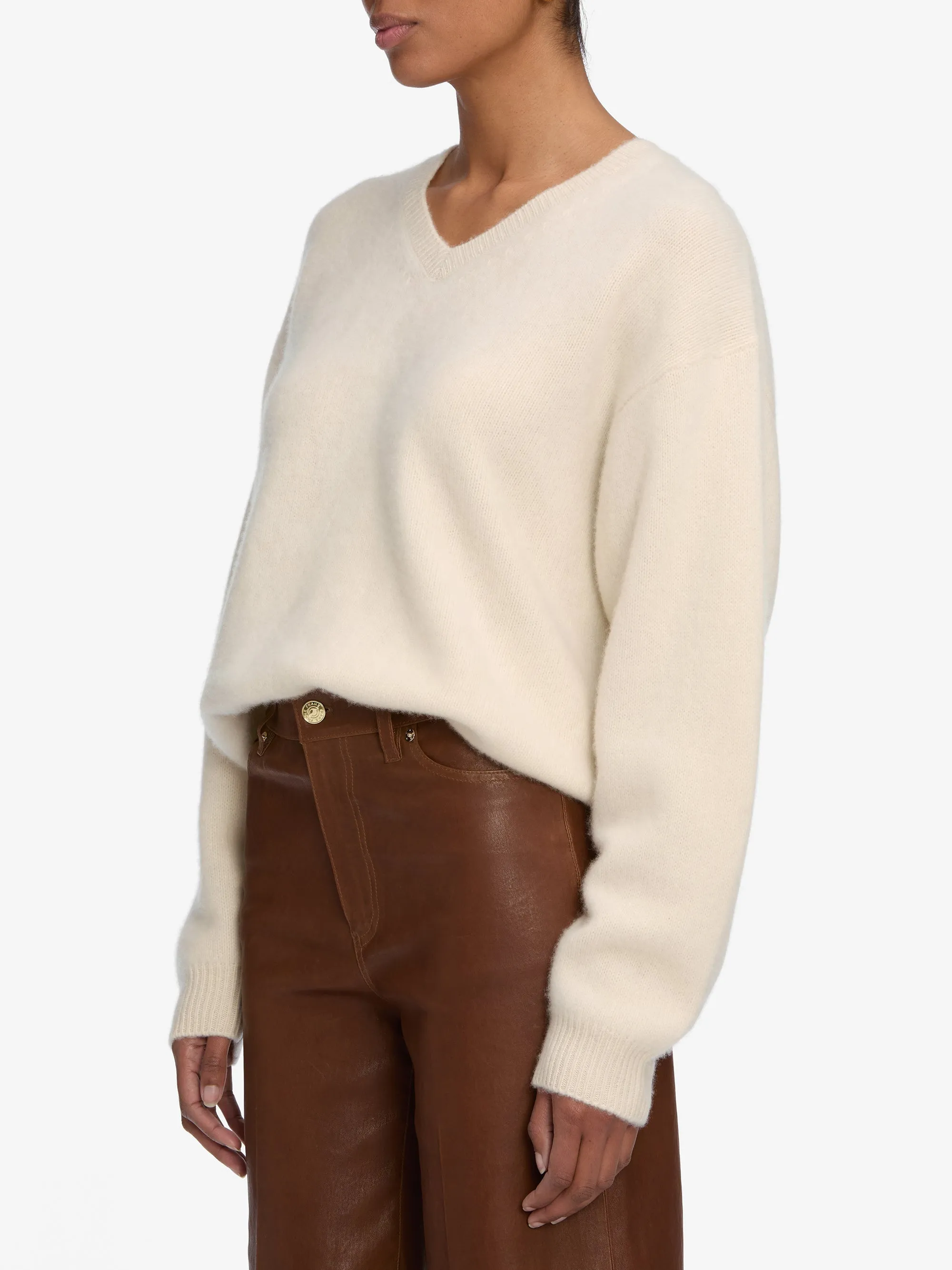 Chic Look The Cashmere Brushed V Sweater -- Cream
