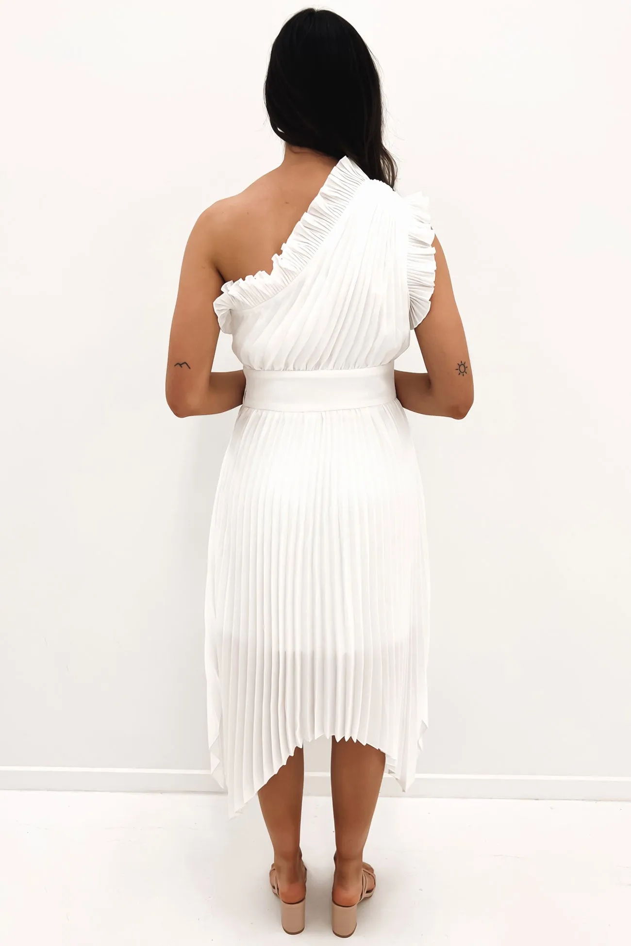 Bold colors Hot Now The Lady Like Midi Dress White