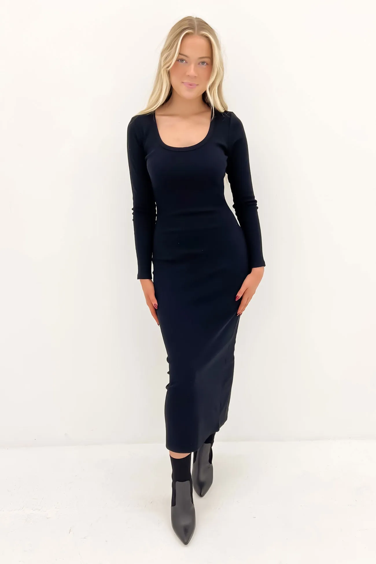 Lawn Soft Hazel Long Sleeve Maxi Dress Black