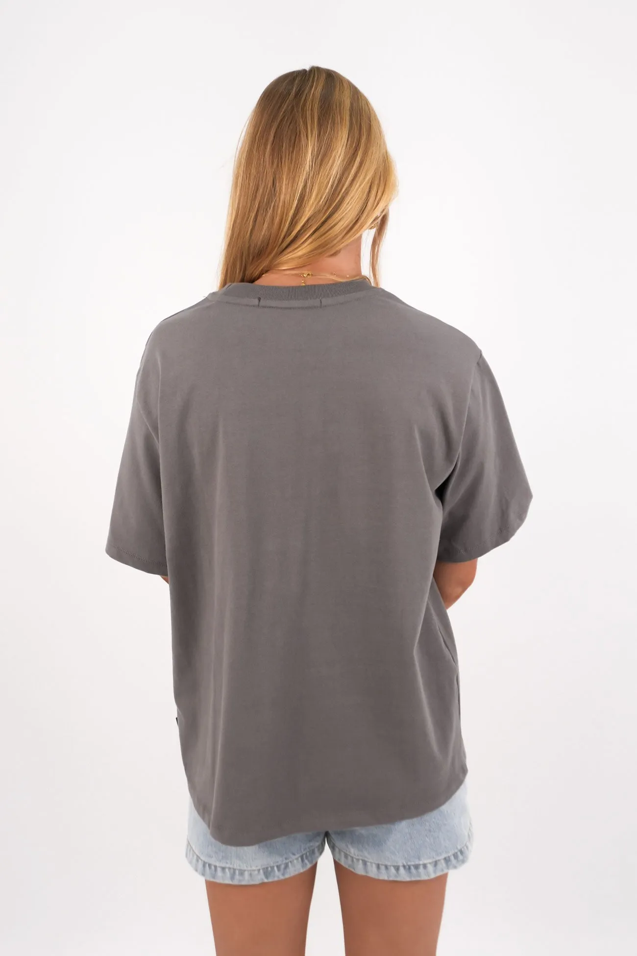 Essential Fashion Valley Tee Coal