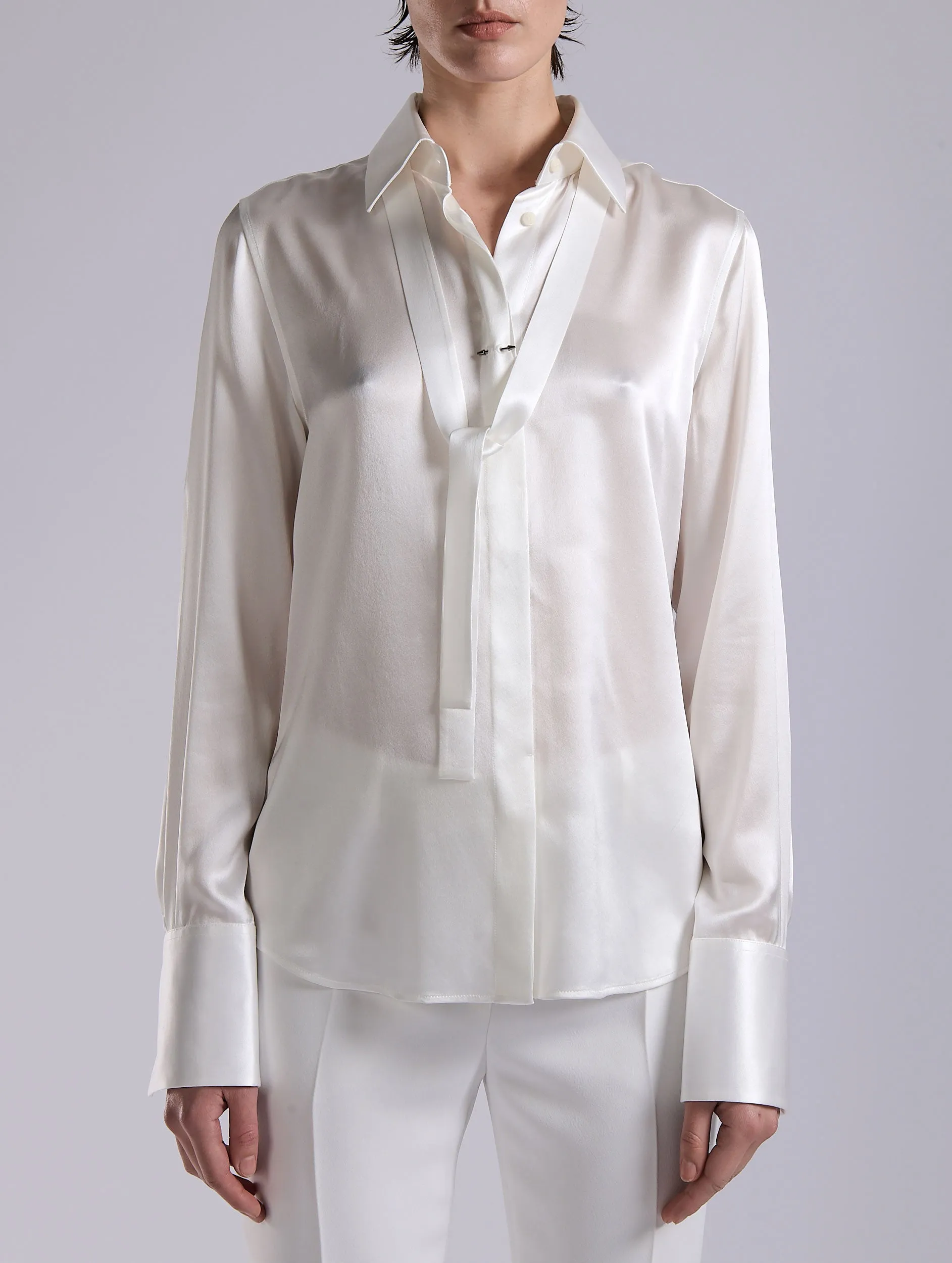 Comfy Design Wear White silk satin lavalli??re shirt