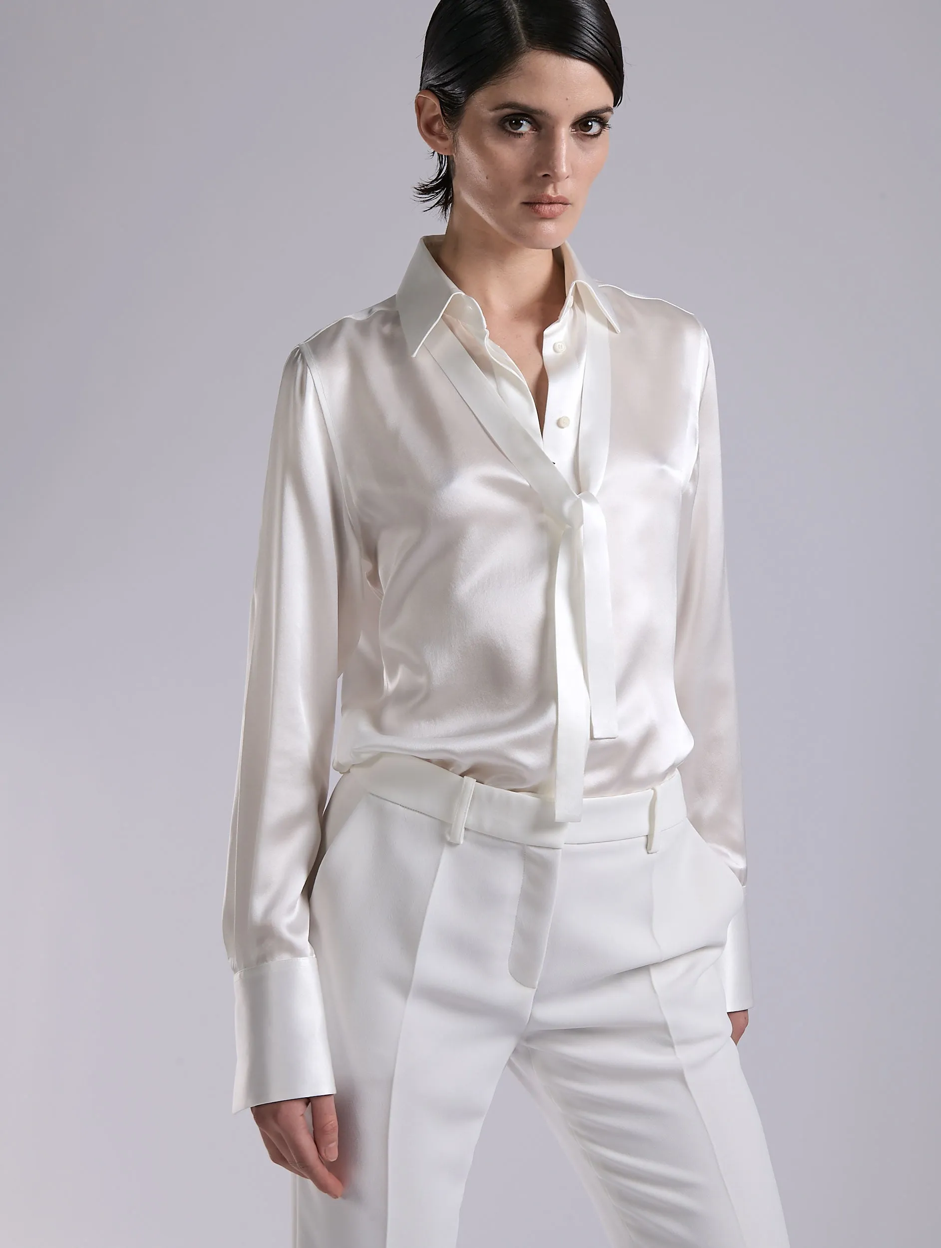 Anti Shrinkage Treatment Relaxing Fit White silk satin lavalli??re shirt