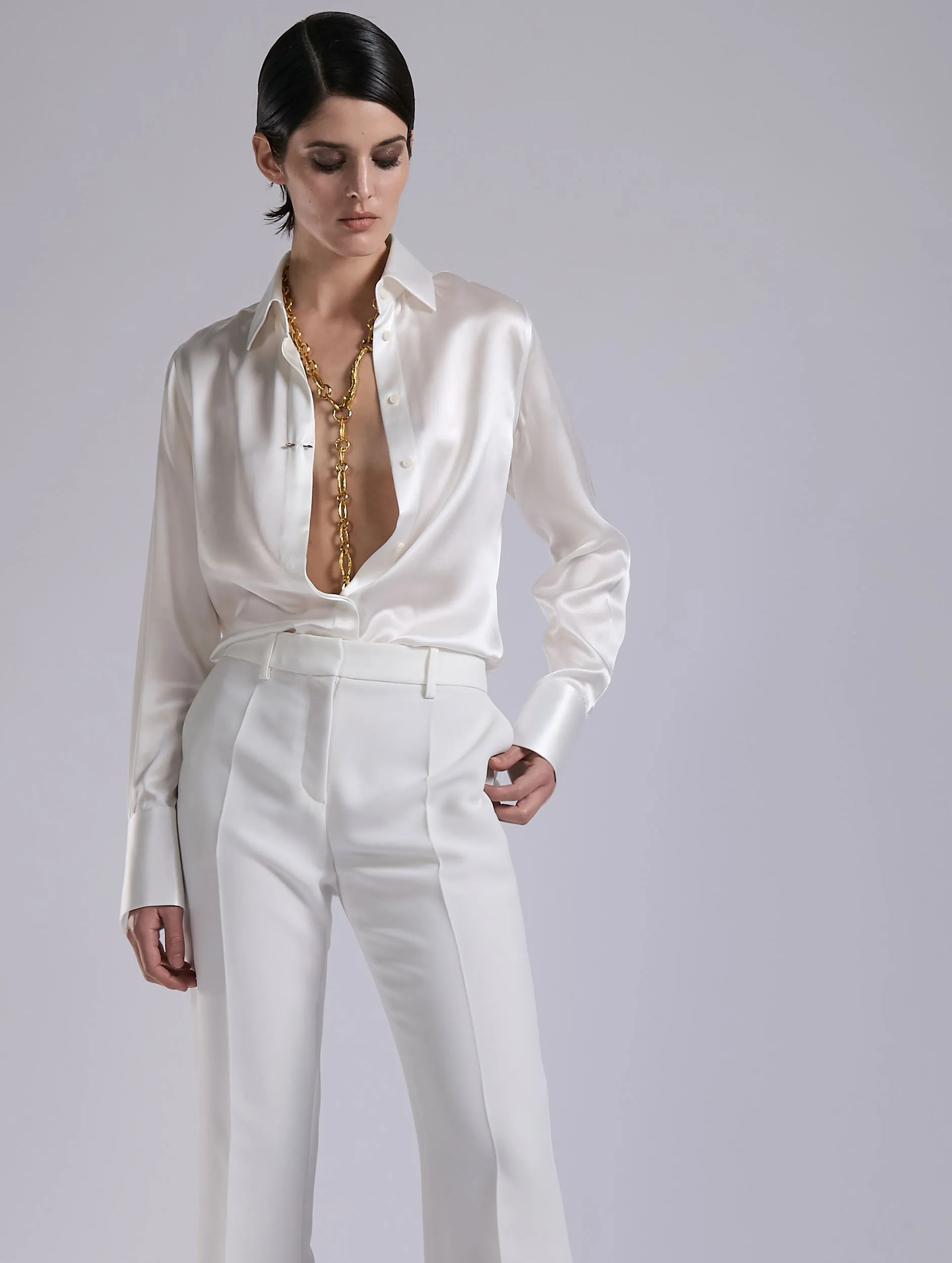 White silk satin lavalli??re shirt Cozy Hug