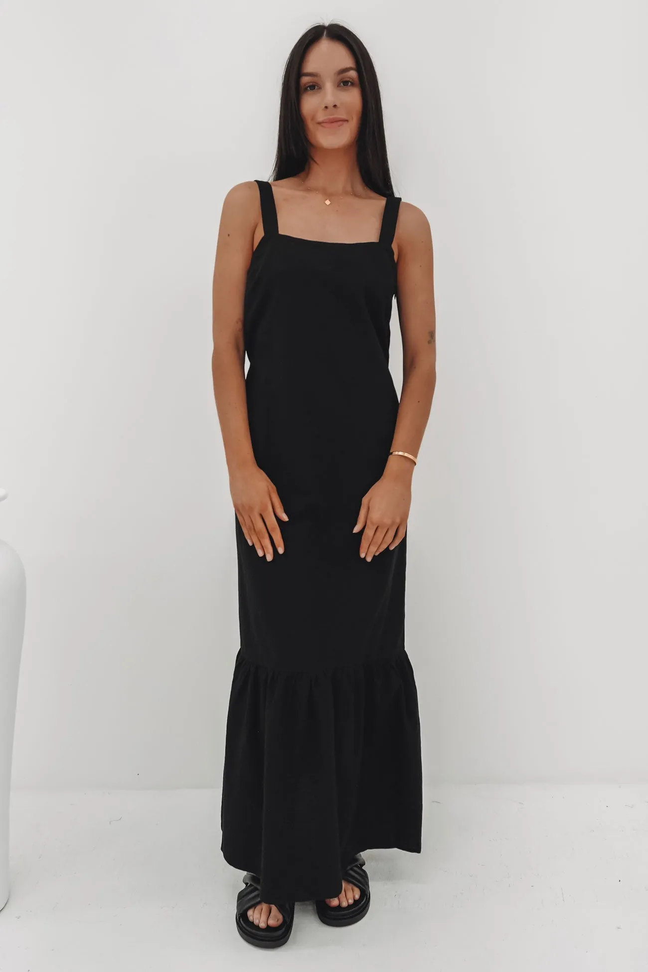 Casual day-to-night piece hypoallergenic Willa Maxi Dress Black