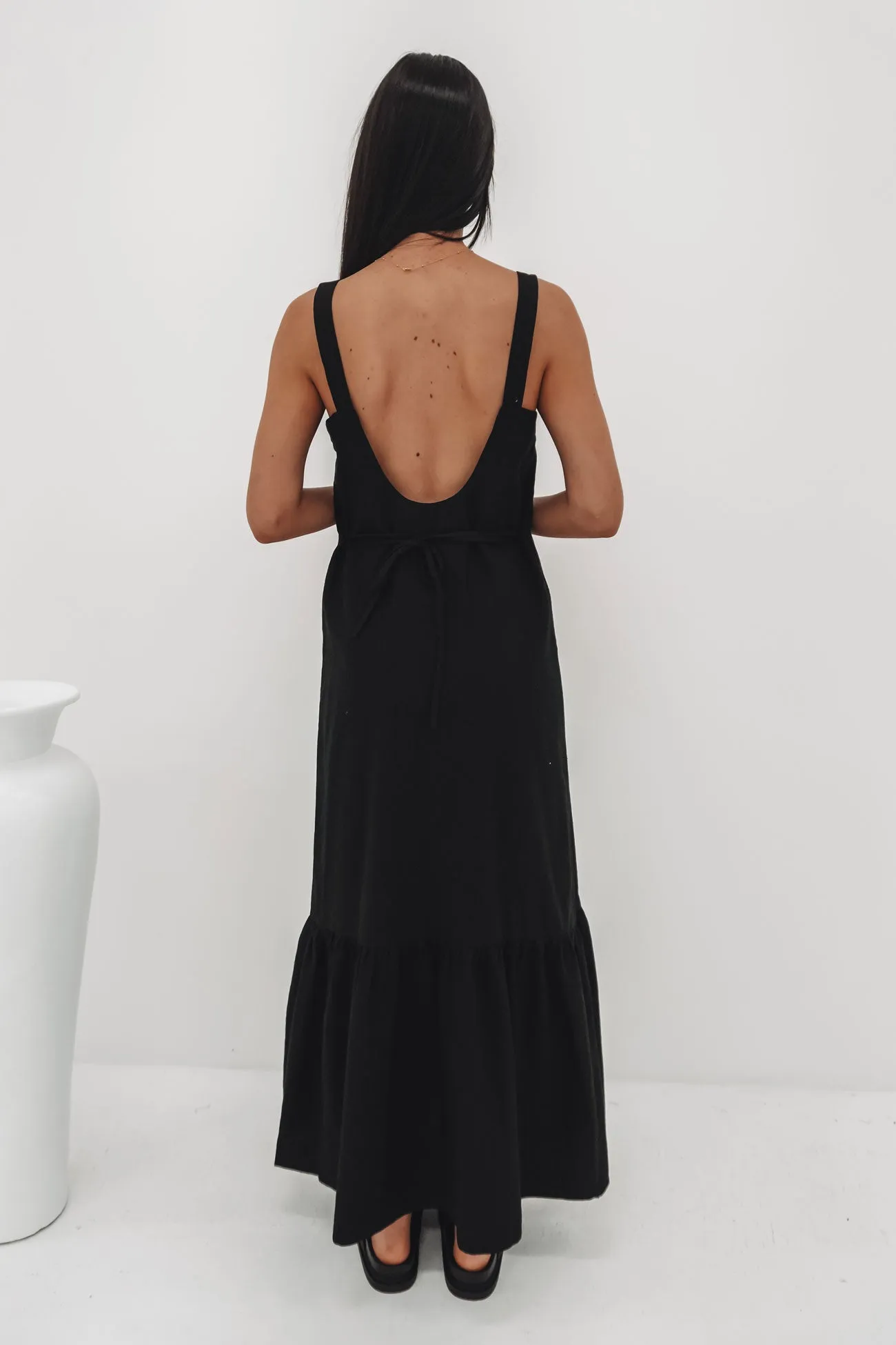 Smooth Lines Willa Maxi Dress Black