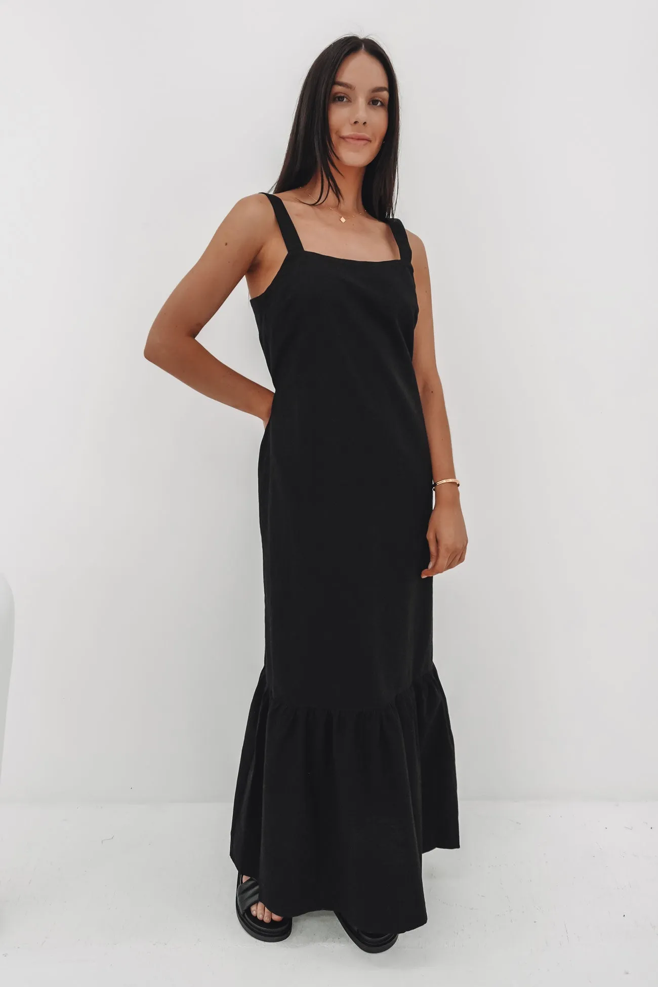 Willa Maxi Dress Black Trendy Cut
